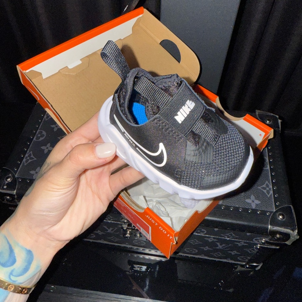NIKE FLEX RUNNER CRIB SHOES